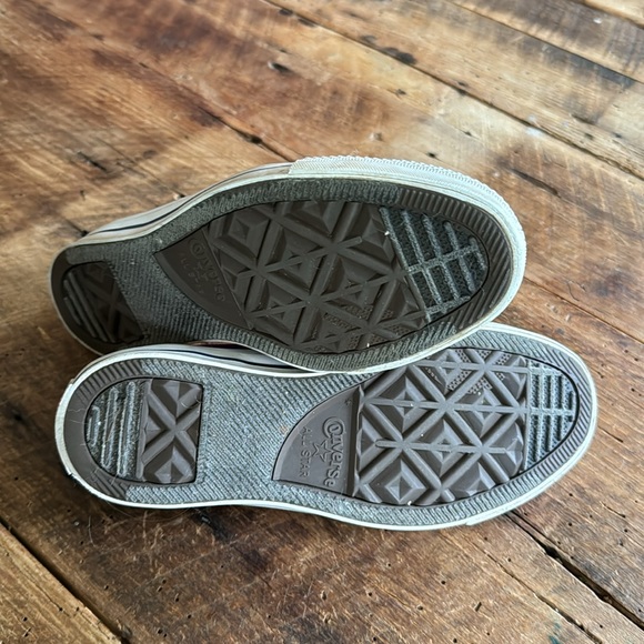 Purple and Fuscia Converse Low Tops. Womens 6. - Picture 3 of 4